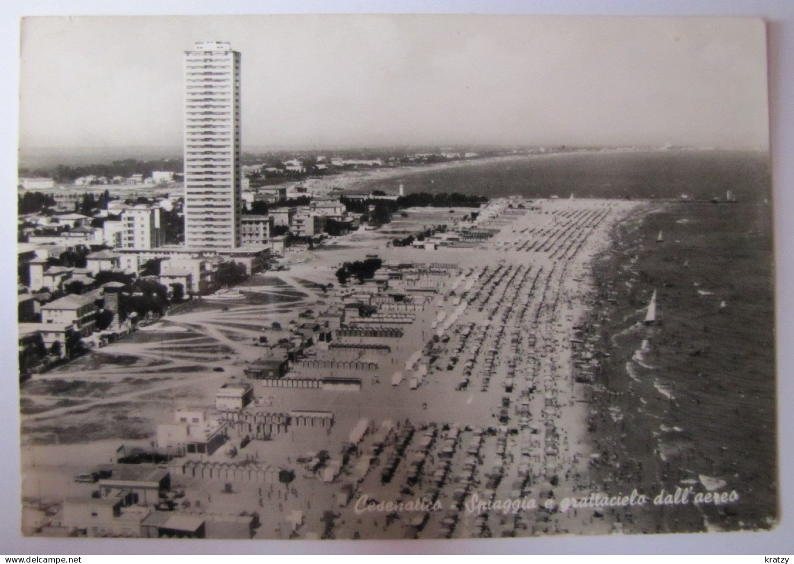 ITALIE - EMILIA-ROMAGNA - CESENA - Spiaggia E Grattacielo - Cesena