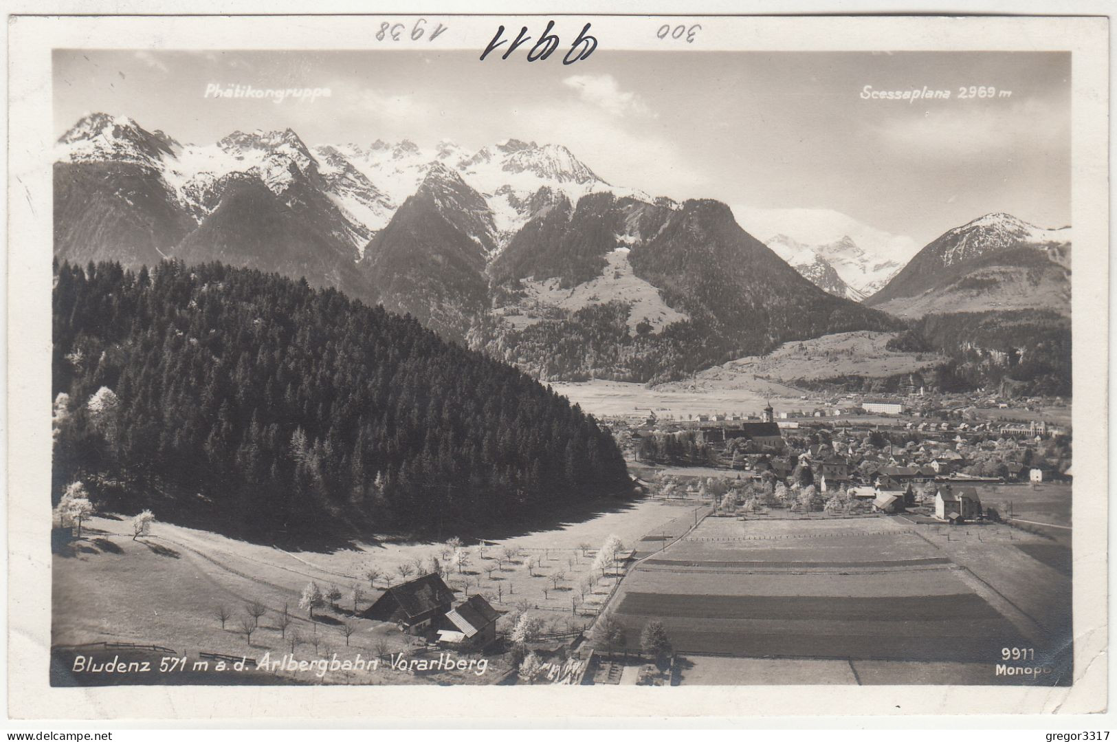 E2071)  BLUDENZ An Der Arlbergbahn - Vorarlberg - Tolle FOTO AK - Feld U. Einzelnes Bauernhaus Gegen Scesalplana U. Ort - Bludenz