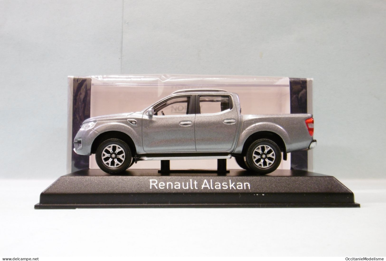 Norev - RENAULT ALASKAN Pick-up 2017 Gris Foncé Réf. 518397 BO 1/43 - Norev