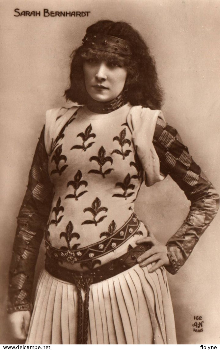 Sarah BERNHARDT - Carte Photo - Noyer 162 - Artiste Spectacle Cabaret Théâtre Opéra - Artiesten