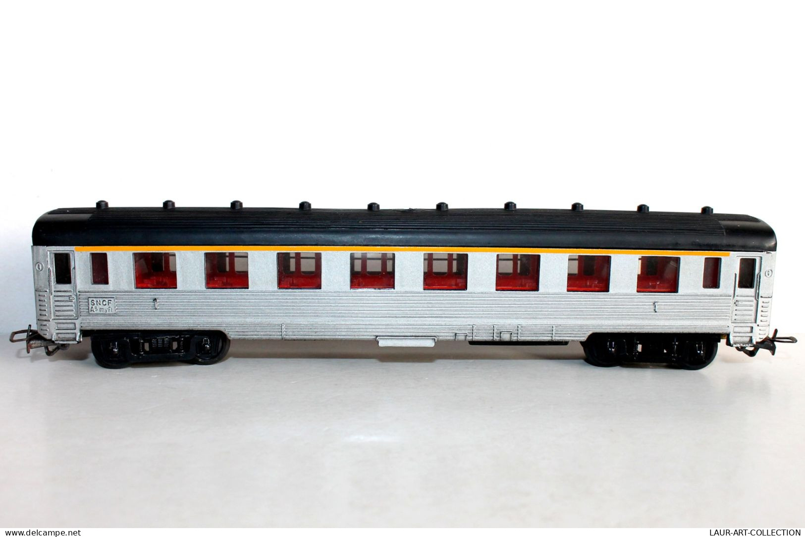 JOUEF HO VOITURE VOYAGEUR FORESTIER AMENAGÉ 1e CLASSE SNCF A8myfi MODEL DEV INOX - MODELE FERROVIAIRE (2105.227) - Passagierwagen