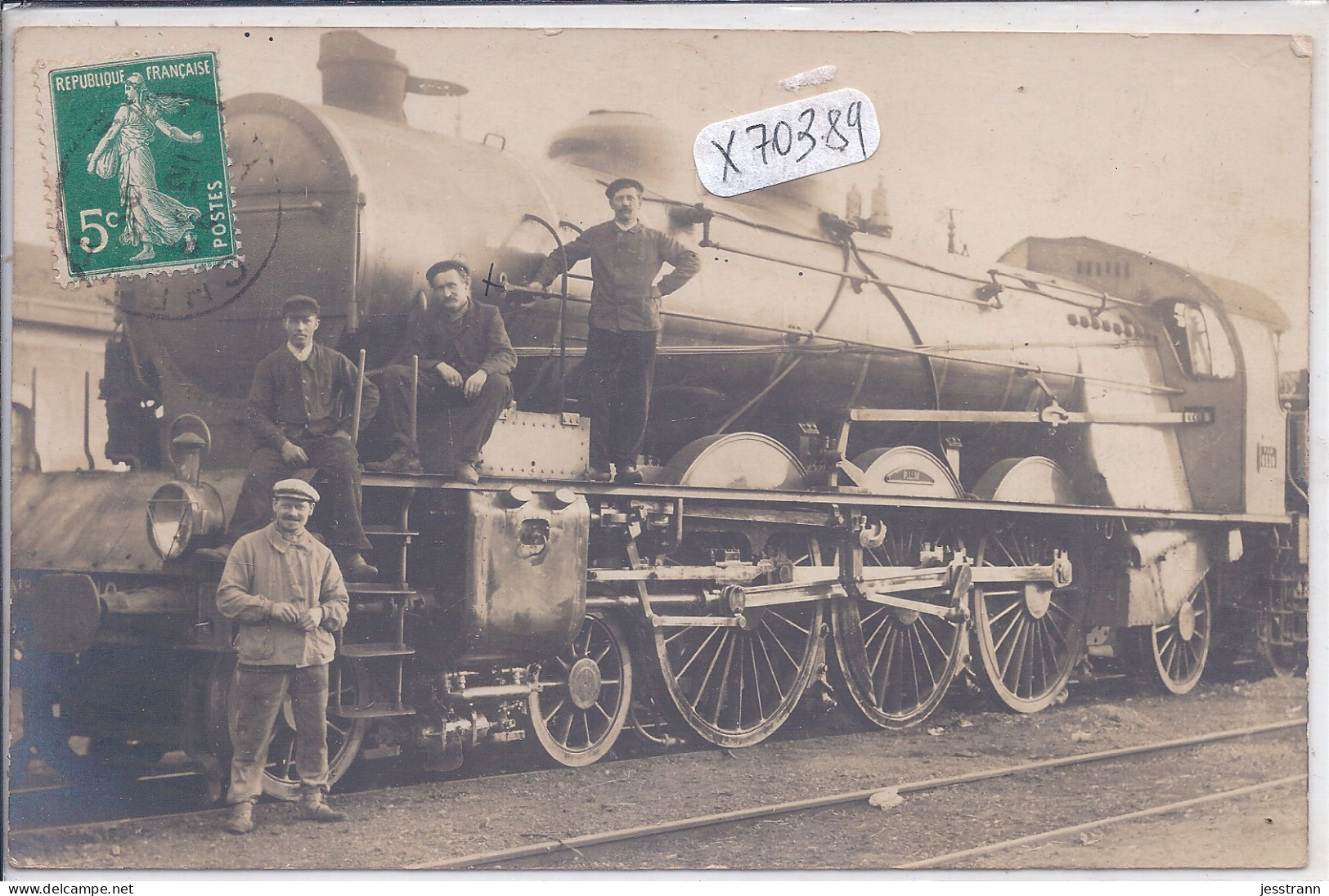 CHENY- CARTE-PHOTO-BELLE LOCOMOTIVE ET PERSONNEL DU CHEMIN DE FER- EXPEDIEE DE CHENY - Cheny