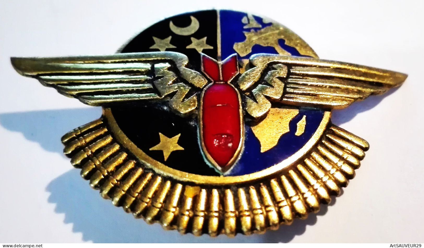 INSIGNE  Base Aérienne 120  CAZAUX  FABRICANT DRAGO - Armée De L'air