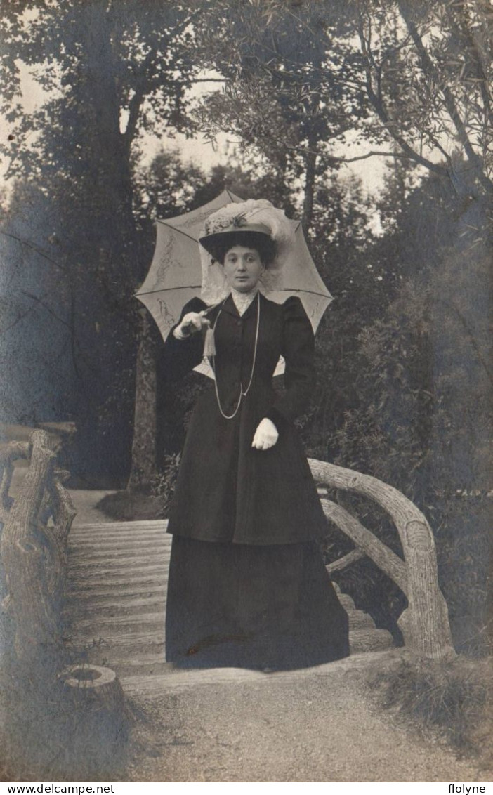 Mode - Carte Photo - Femme élégante En Robe Et Ombrelle Parapluie - Moda - Fashion