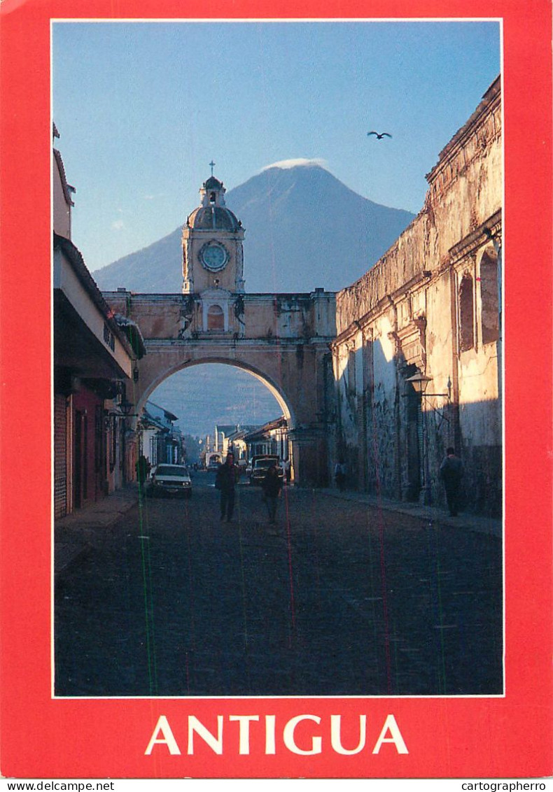 Antigua Guatemala Clocktower - Antigua En Barbuda