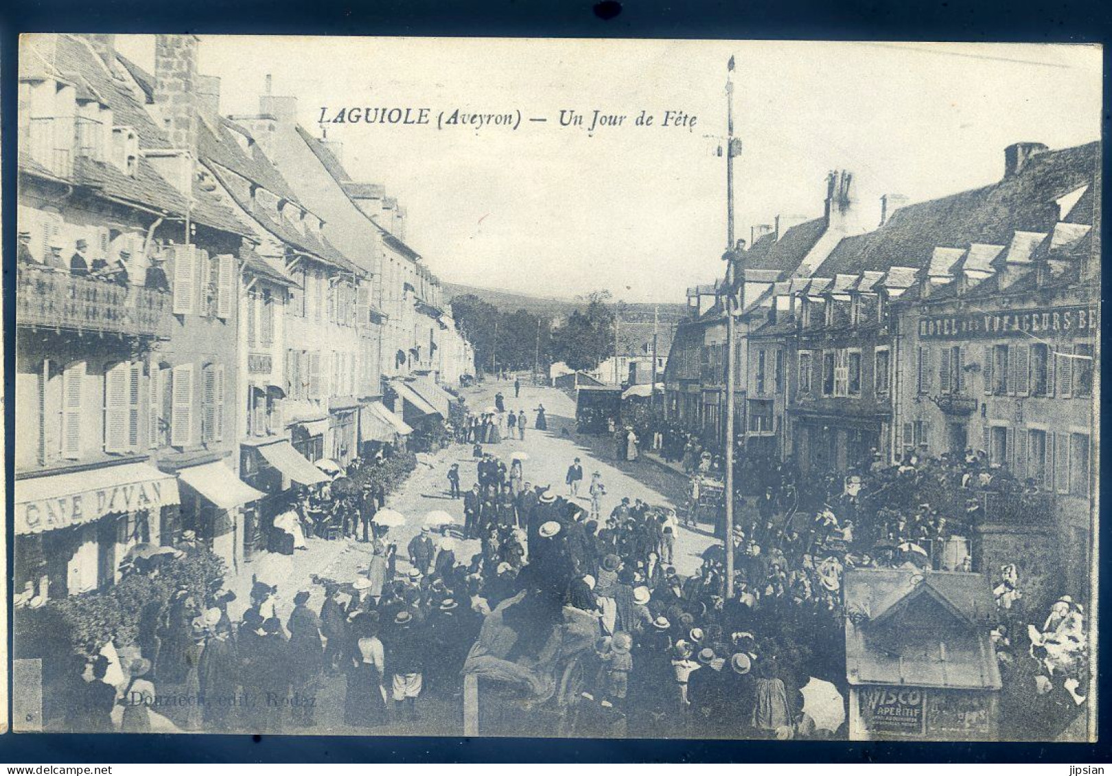 Cpa Du 12 Laguiole  -- Un Jour De Fête    STEP12 - Laguiole