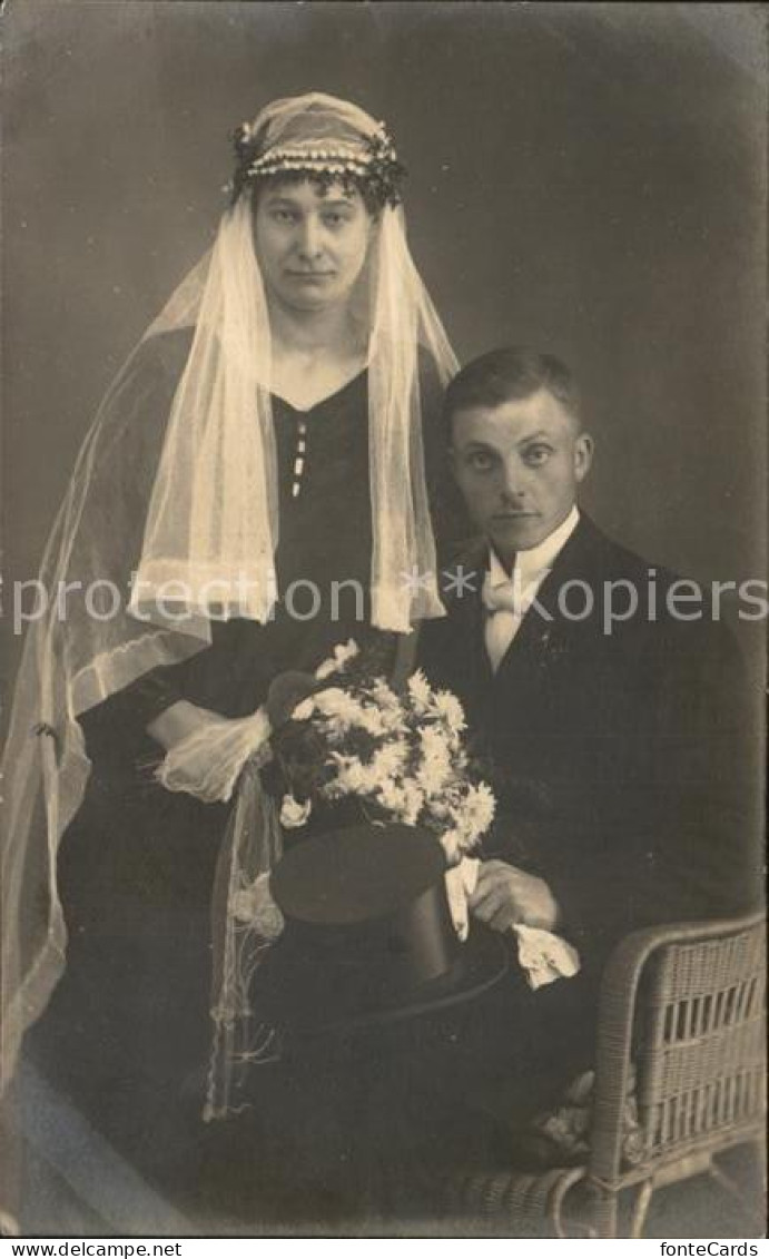 72193203 Hochzeit Braut Und Braeutigam Zylinder   - Huwelijken