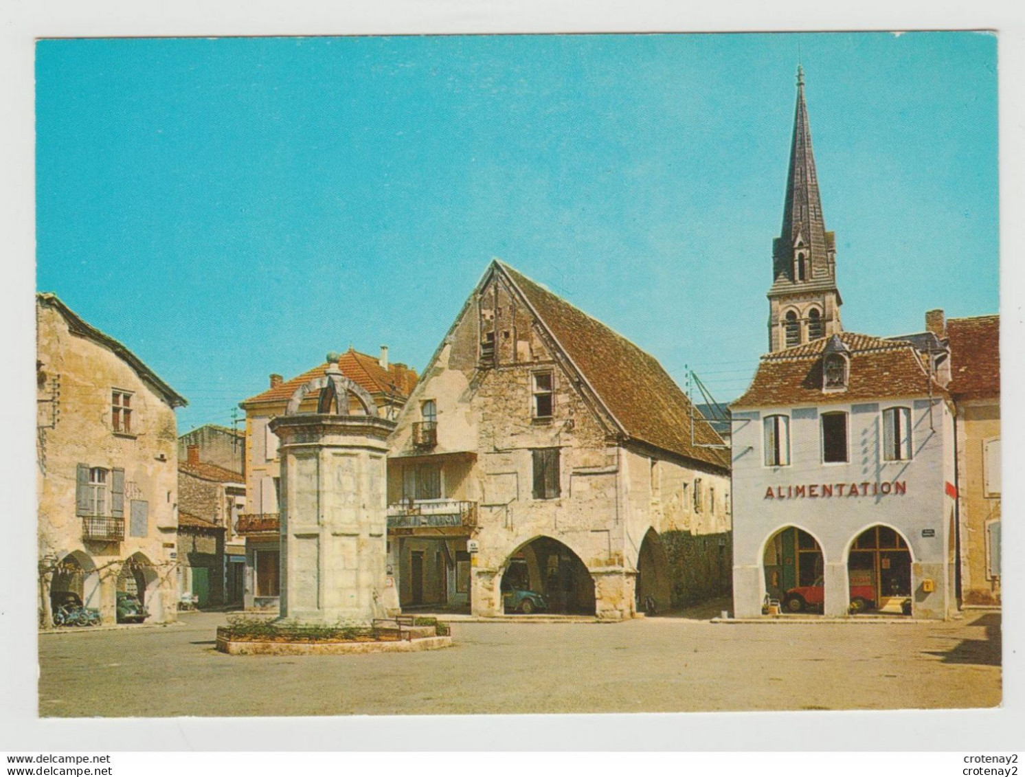 24 EYMET Vers Bergerac Place Gambetta VOIR ZOOMS Citroën 2CV Camionnette Landau Ancien Mobylette Bleue PUB - Eymet