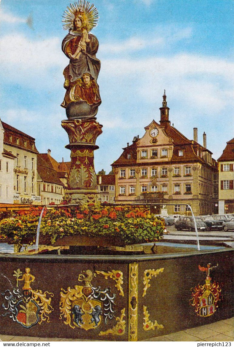 Schwäbisch Gmünd - Marienbrunnen Et Place Du Marché Supérieure Avec Hôtel De Ville - Schwaebisch Gmünd