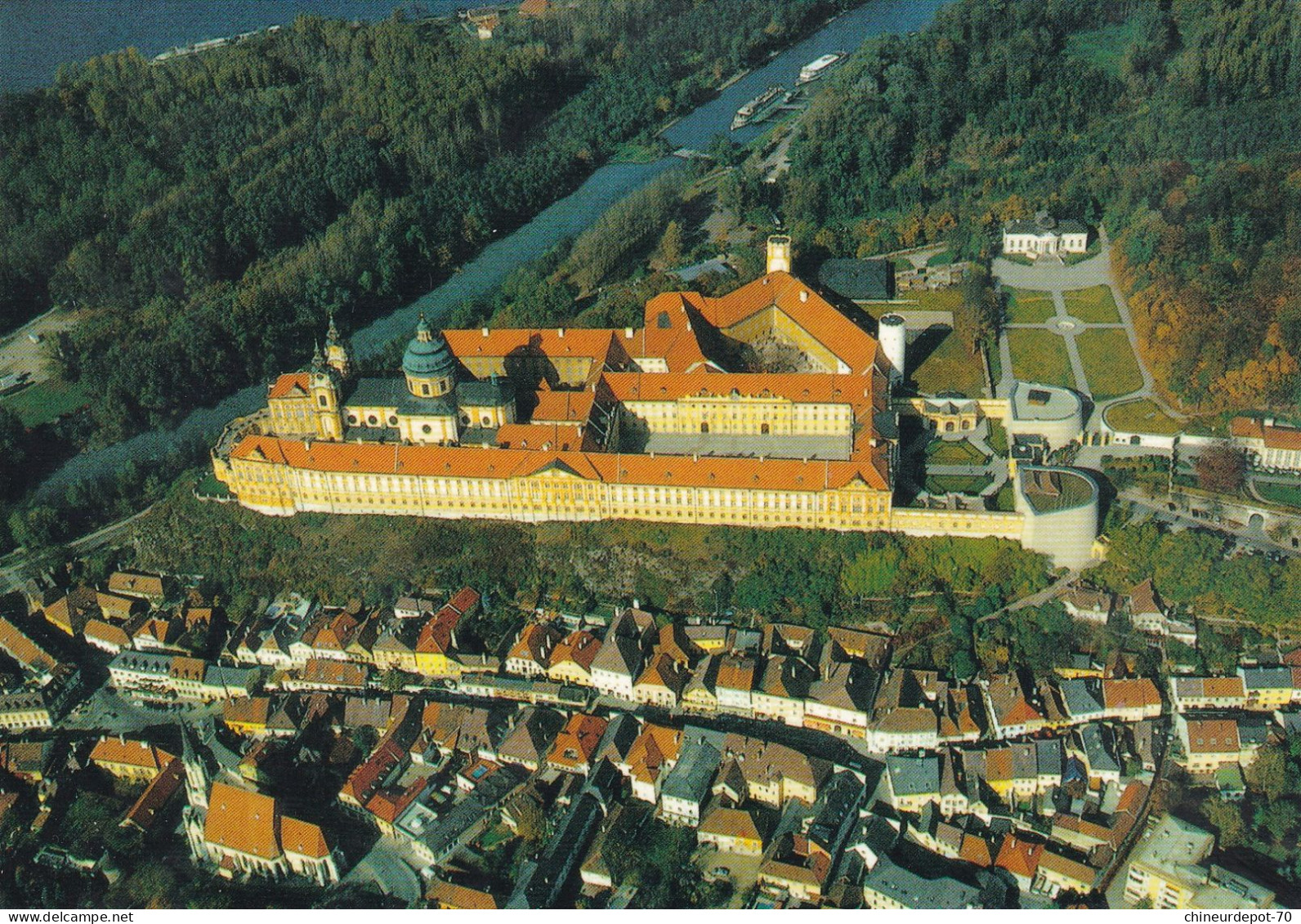 Vue Aérienne De L'abbaye De Melk Stift Melk Luftaufnahme Foto P Martin Stift Melk CM 217 A11 - Melk