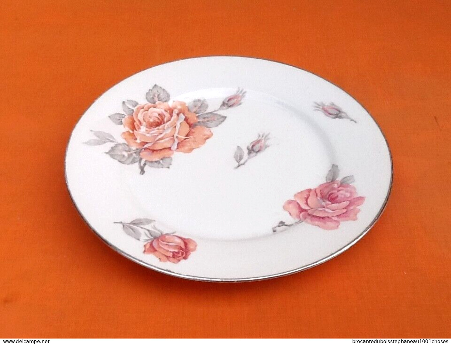 3 Assiettes Plates  Porcelaine Blanche à Décor De Roses - Borden