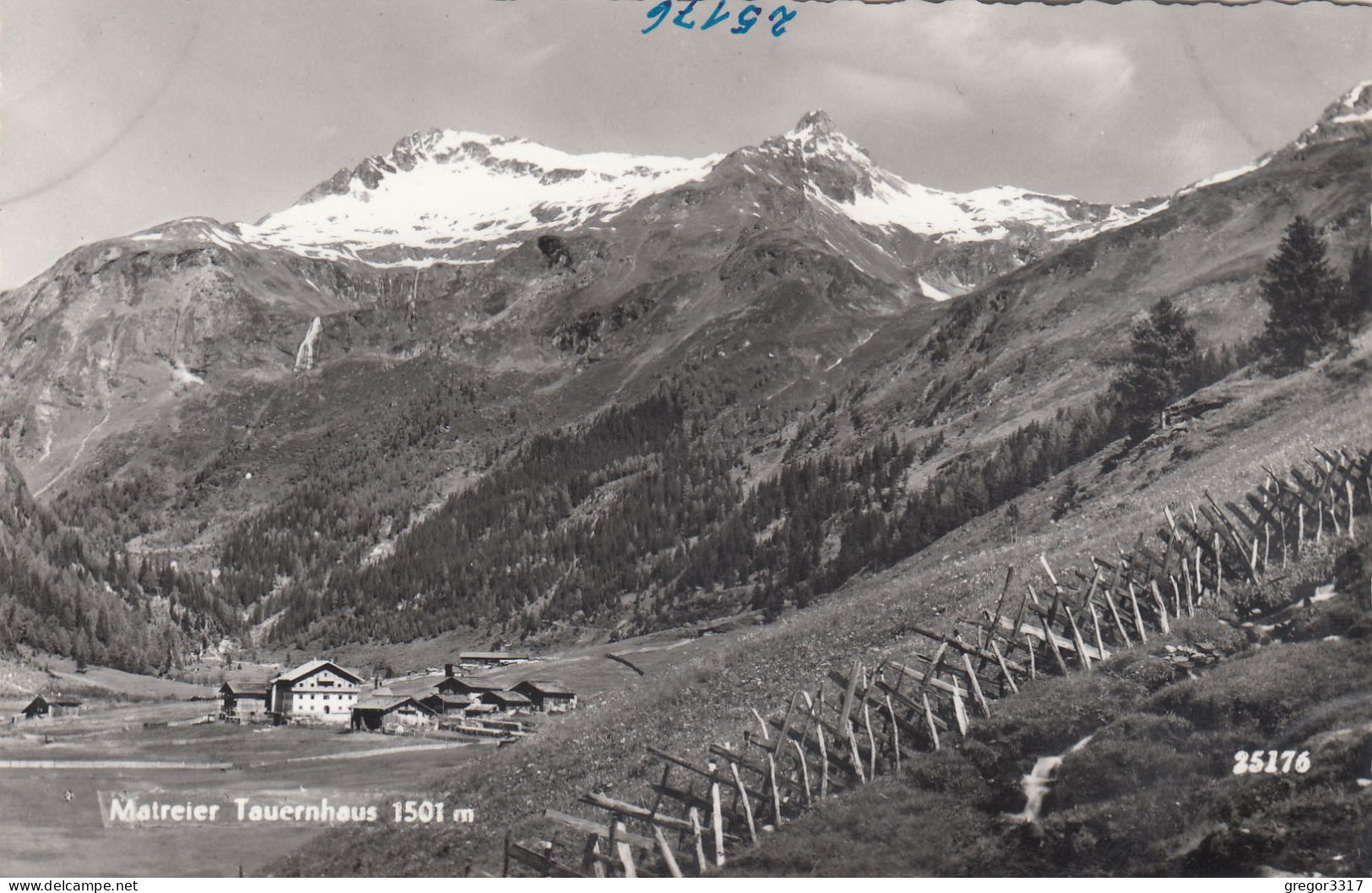 E2218) MATREI In Osttirol - Matreier Tauernhaus - Foto AK - über Zaun U. Wiese Auf Häuser Gesehen ALT - Matrei In Osttirol