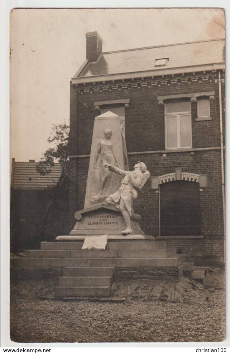 CARTE PHOTO - VITRY EN ARTOIS - LE MONUMENT AUX MORTS - 2 SCANS - - Vitry En Artois