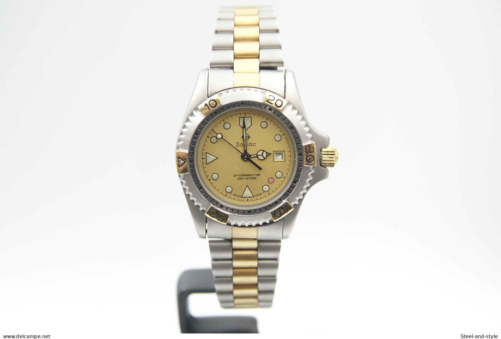 Watches : ZODIAC Dot Col Two Tone Diver Professional 200M Ref: 208.12.02 - 1990's - Original  - Running - Excelent - Moderne Uhren