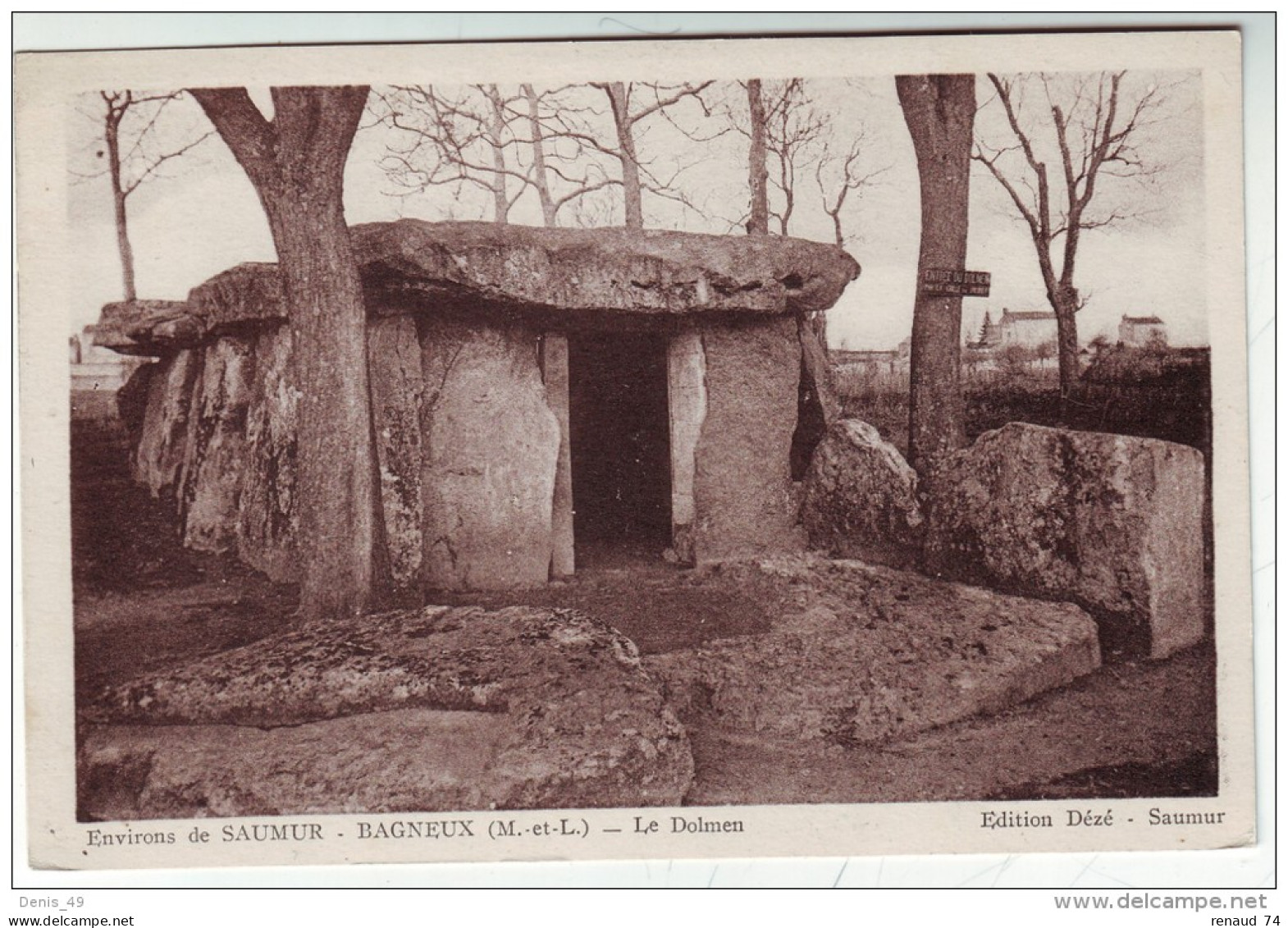 CPA Dolmen Bagneux - Dolmen & Menhirs