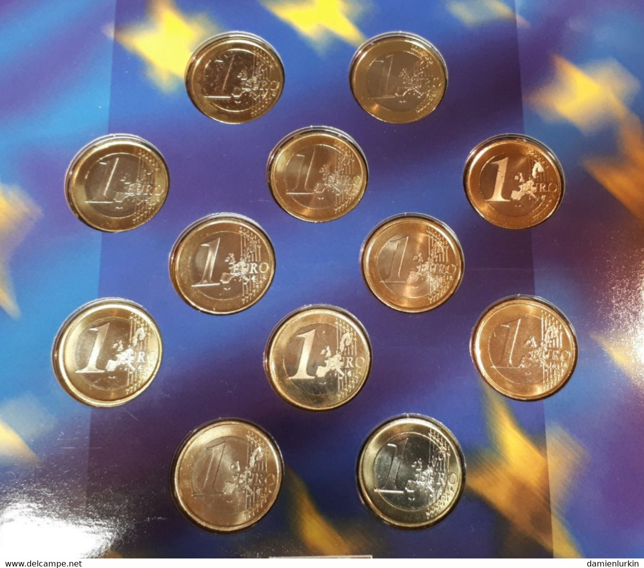 BELGIQUE PRESIDENSY SET 2002 ESPAGNE/DANEMARK CONTIENT 12 PIECES DE 1 EURO UNC 2 MEDAILLES ET 1 CD IMAGES EUROPE - Belgio