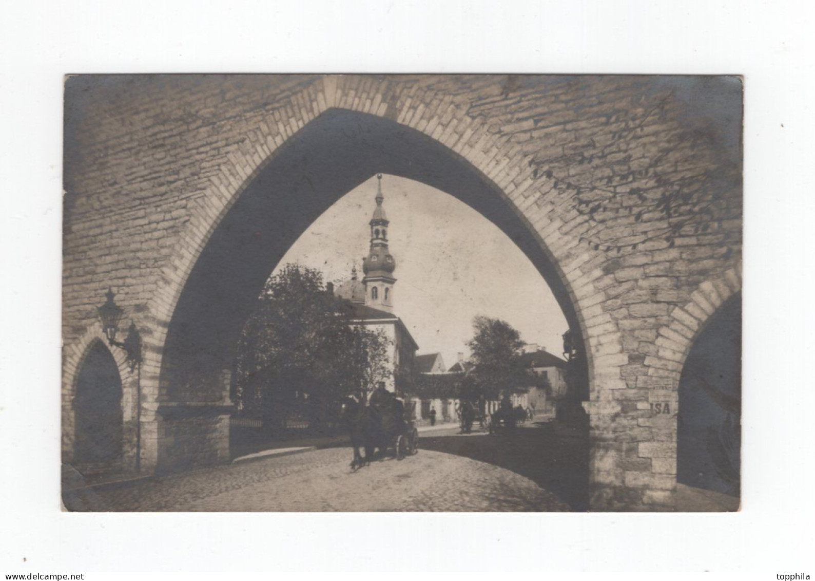 1913 Estland Reval / Tallinn S/W Photokarte Klostertor Mit Auf Kirche Und Pferdekutschen - Estonie