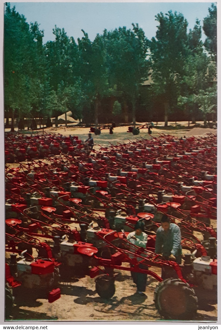 TRACTEUR - Travail à CHENGCHOW / Chine - Carte Postale Chinoise - Tracteurs