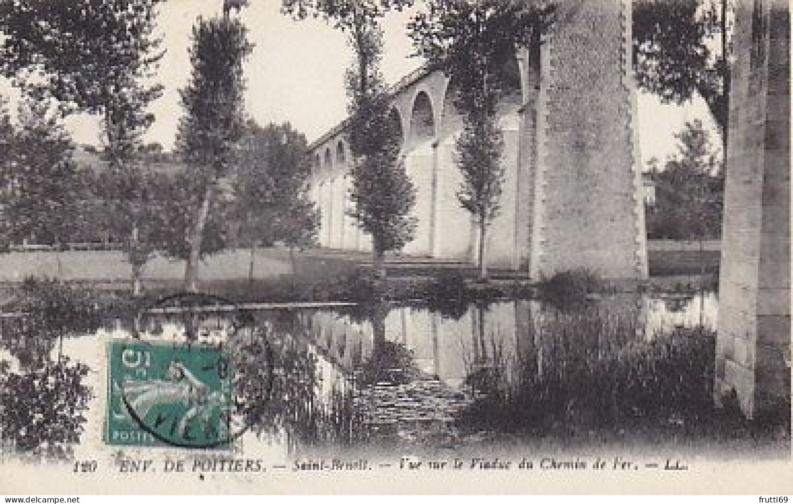 AK 193298 FRANCE - Saint-Benoit - Vue Sur Le Viaduc Du Chemin De Fer - Saint Benoît