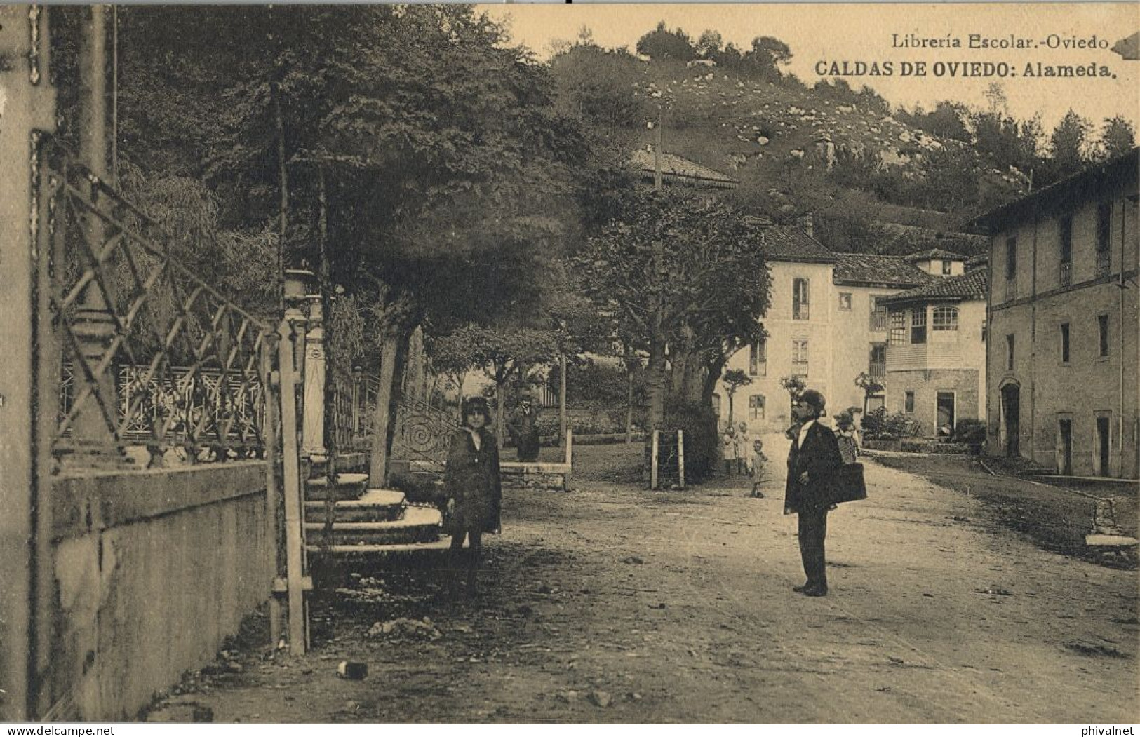 ASTURIAS , CALDAS DE OVIEDO - ALAMEDA , LIBRERIA ESCOLAR    ,  T.P. NO CIRCULADA - Asturias (Oviedo)