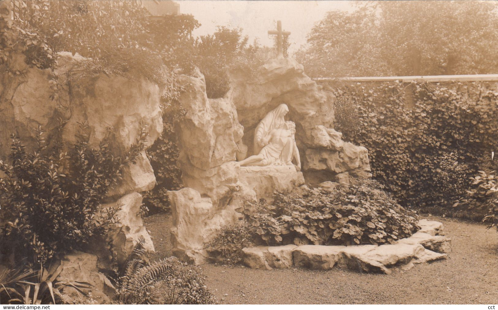 Anderlecht  Bruxelles   CARTE PHOTO   Pensionnat Des Soeurs De Notre Dame  Rue De Veeweyde - Anderlecht