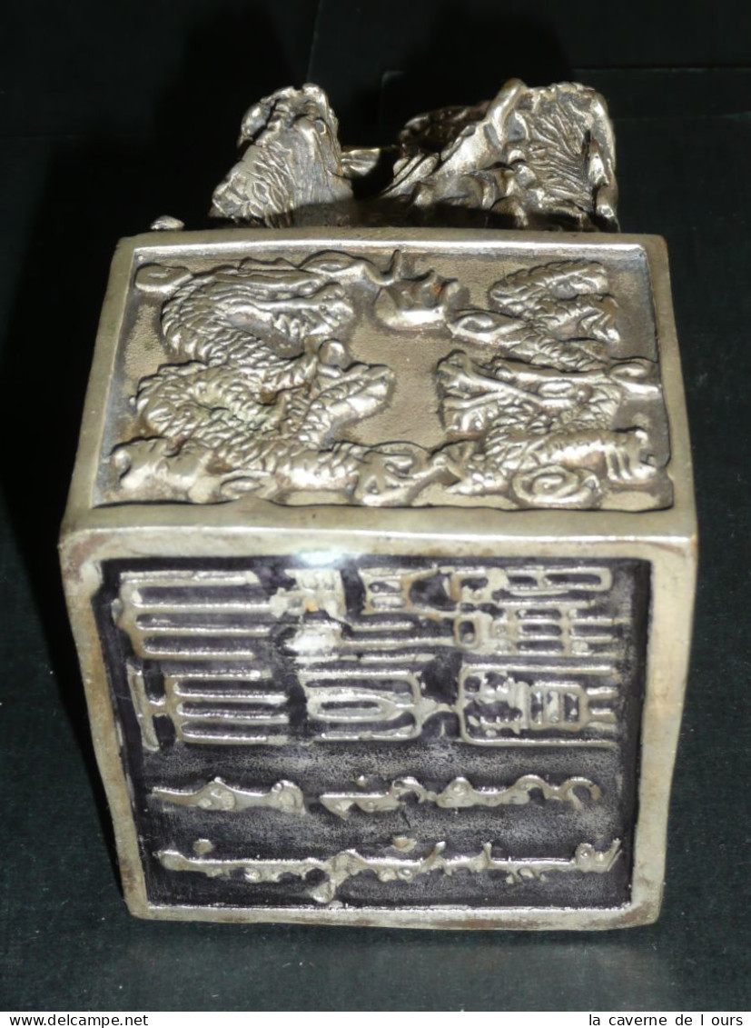 A VOIR Ancien Gros Cachet En Bronze Argenté Sceau Tampon, Dragons, Idéogrammes - Asiatische Kunst