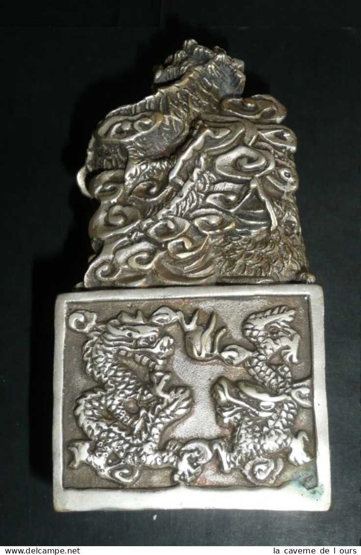 A VOIR Ancien Gros Cachet En Bronze Argenté Sceau Tampon, Dragons, Idéogrammes - Art Asiatique