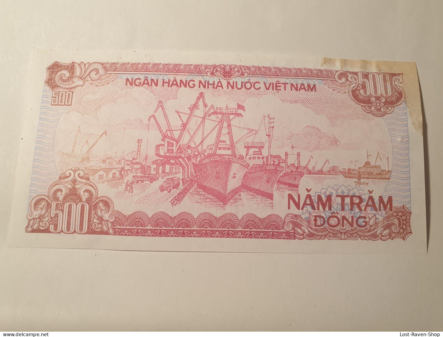 500 Dong - Vietnam - Surinam