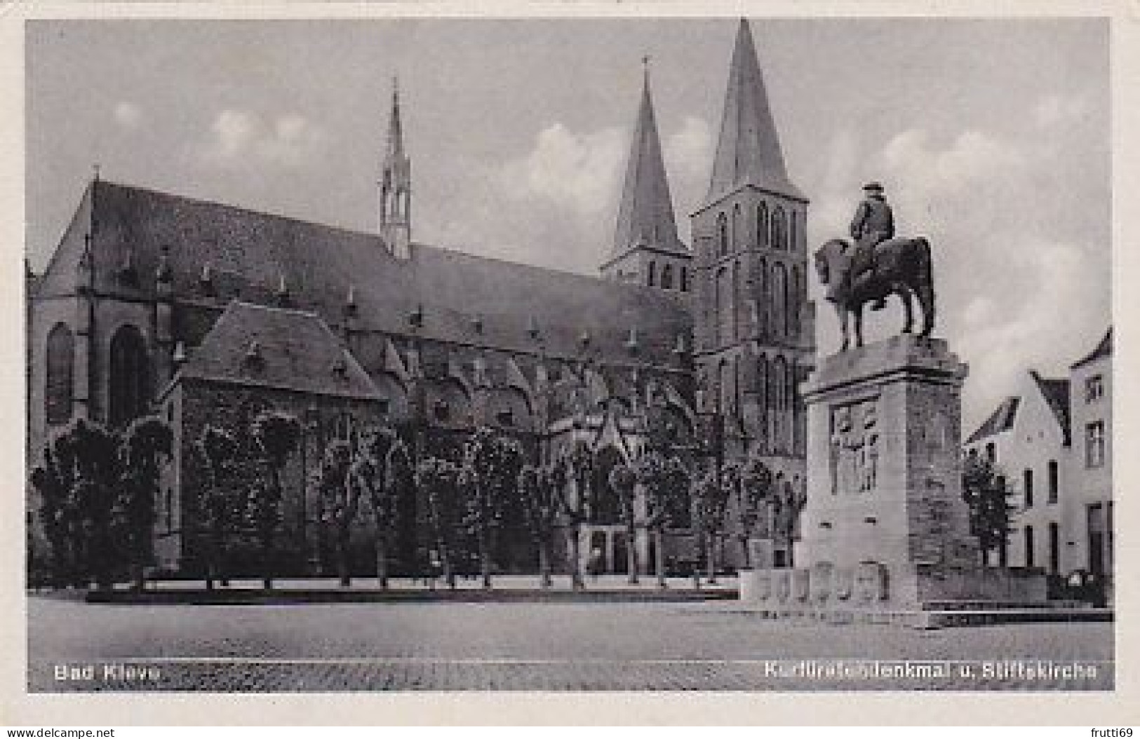 AK 193445 GERMANY - Bad Kleve - Kurfüstendenkmal U. Stiftskirche - Kleve