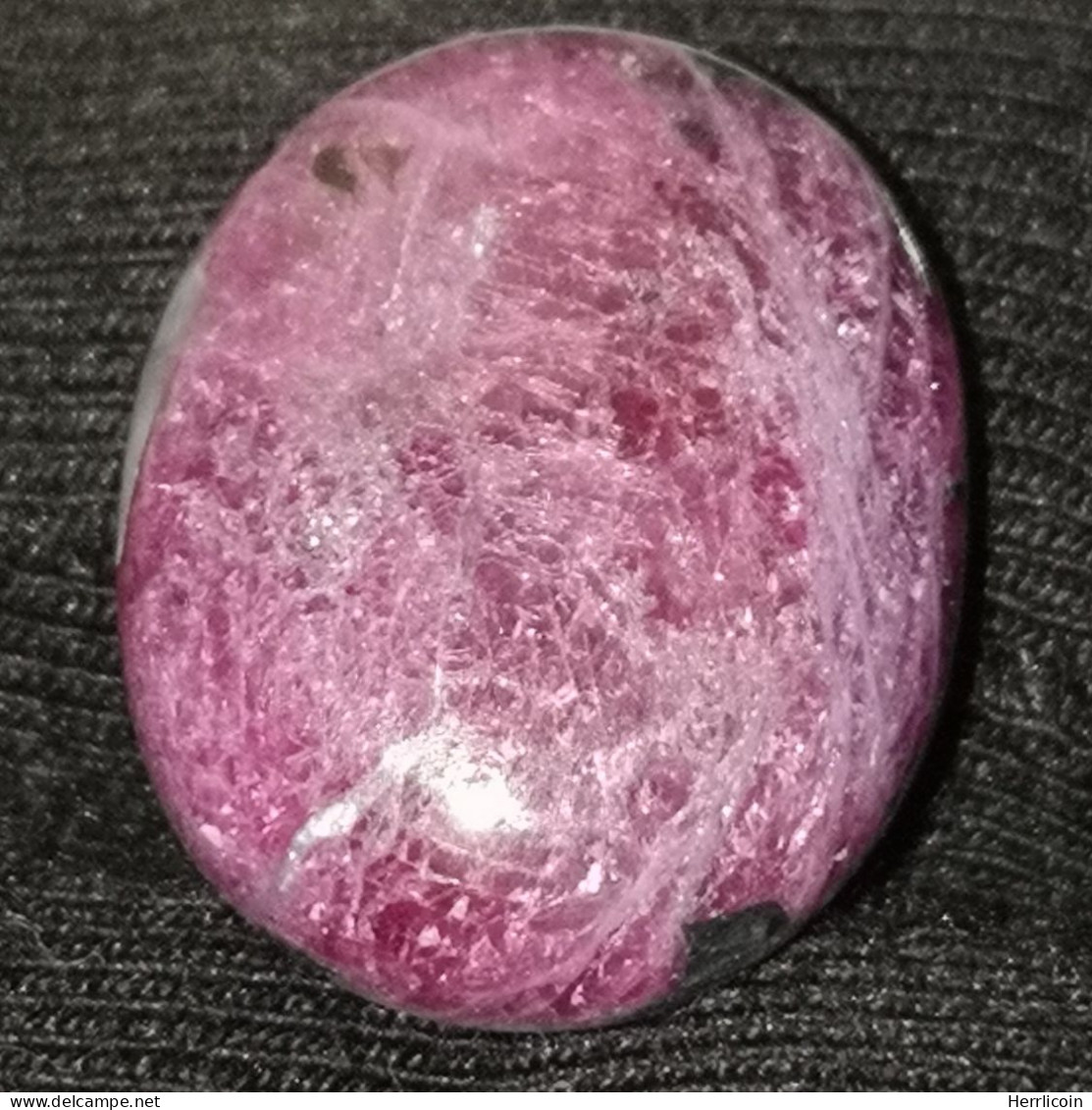 Rubis Naturel Du Mozambique- Cabochon 13.90 Carats - 17,8 X 15 X 4,8 Mm - Ruby