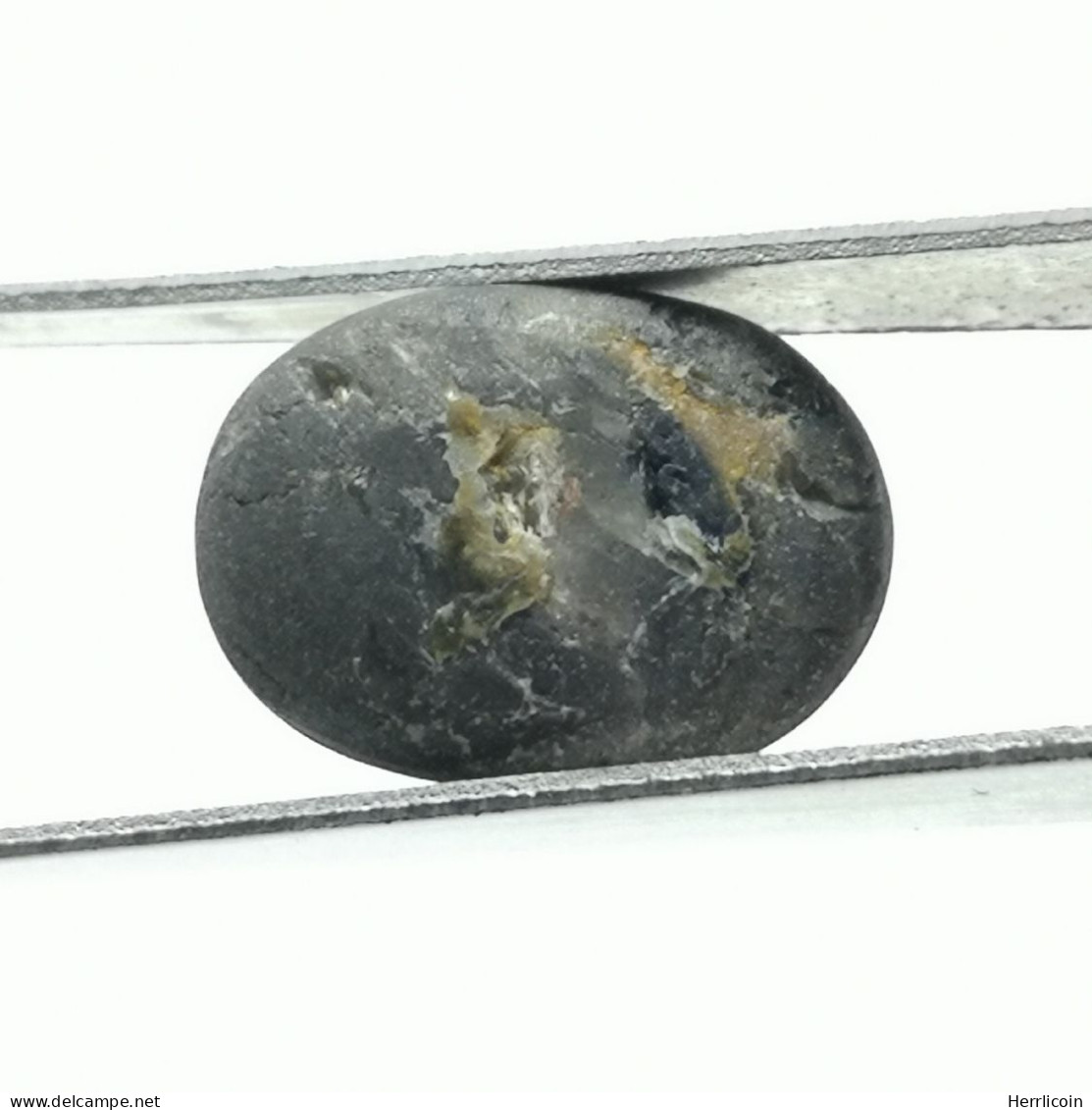 Saphir Naturel De Madagascar - Cabochon 9.30 Carats - 14 X 10 X 5,5 Mm - Zaffiro