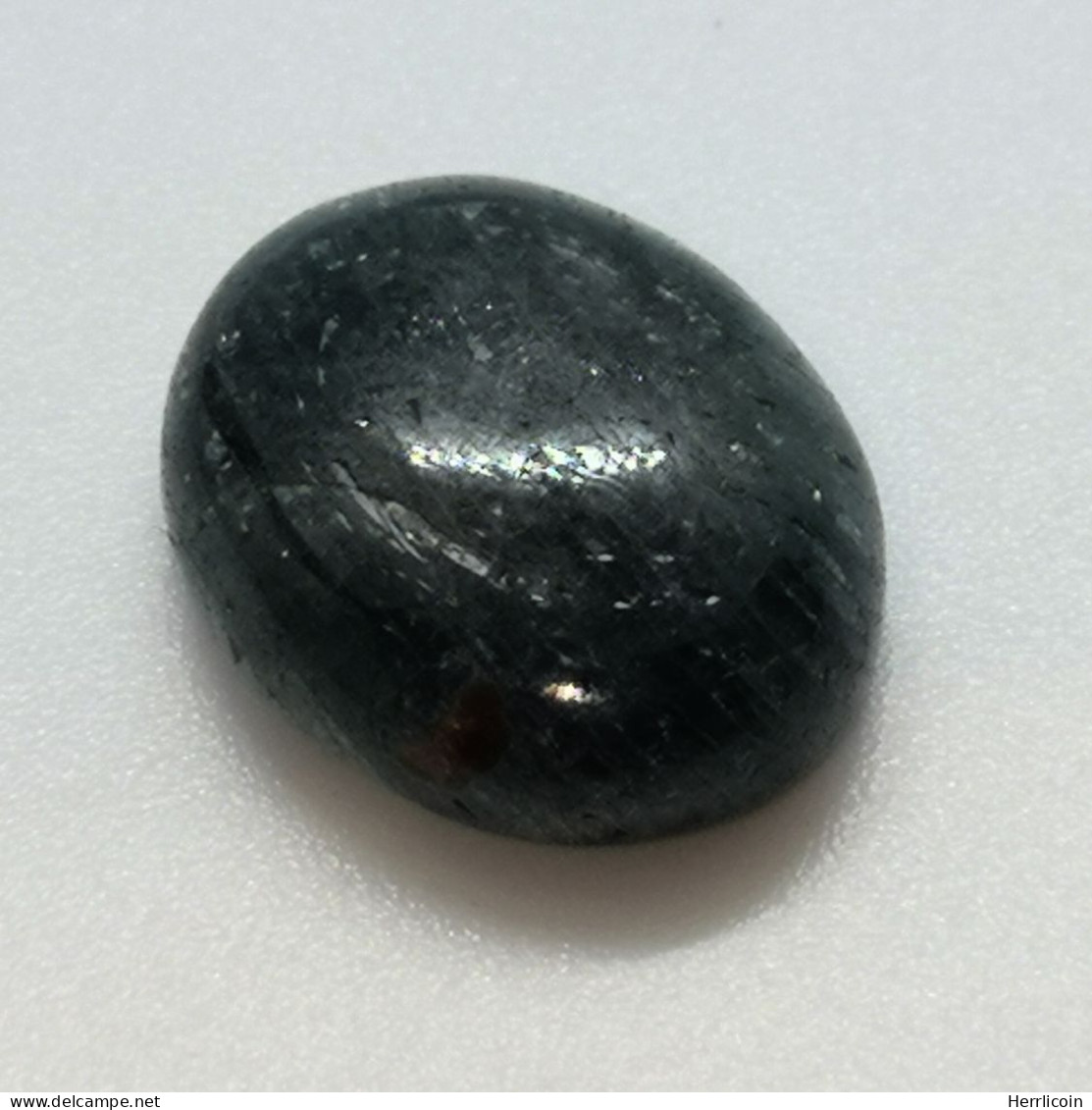 Saphir Naturel De Madagascar - Cabochon 18.03 Carats - 17,3 X 14 X 6,5 Mm - Zafiro