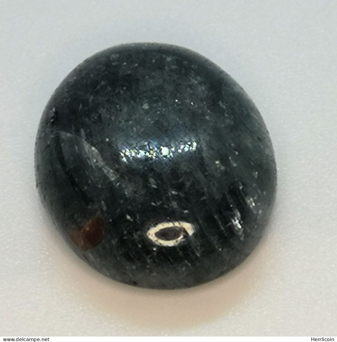 Saphir Naturel De Madagascar - Cabochon 18.03 Carats - 17,3 X 14 X 6,5 Mm - Saphir