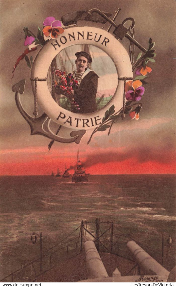 TRANSPORT - Bateau - Bateaux De Guerre - Honneur Patrie - Marin Dans Une Bouée - Carte Postale Ancienne - Guerre