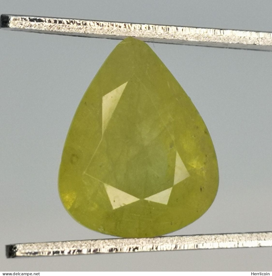 Sphène Naturel De Tanzanie - Coupe Poire 2.45 Carats - 10 X 8 X 4,5 Mm - Sonstige & Ohne Zuordnung