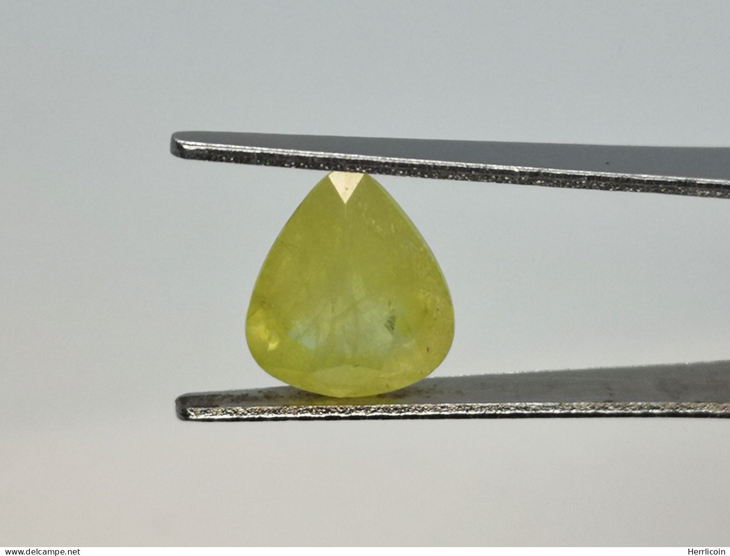 Sphène Naturel De Tanzanie - Coupe Poire 2.45 Carats - 10 X 8 X 4,5 Mm - Sonstige & Ohne Zuordnung