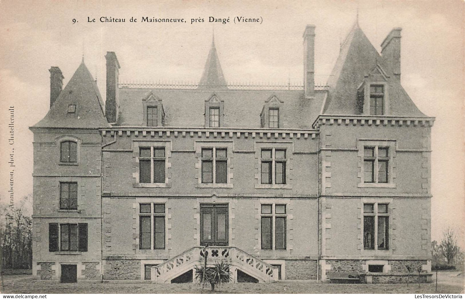 FRANCE - Le Château De Maisonneuve Près Dangé - Carte Postale Ancienne - Dange Saint Romain