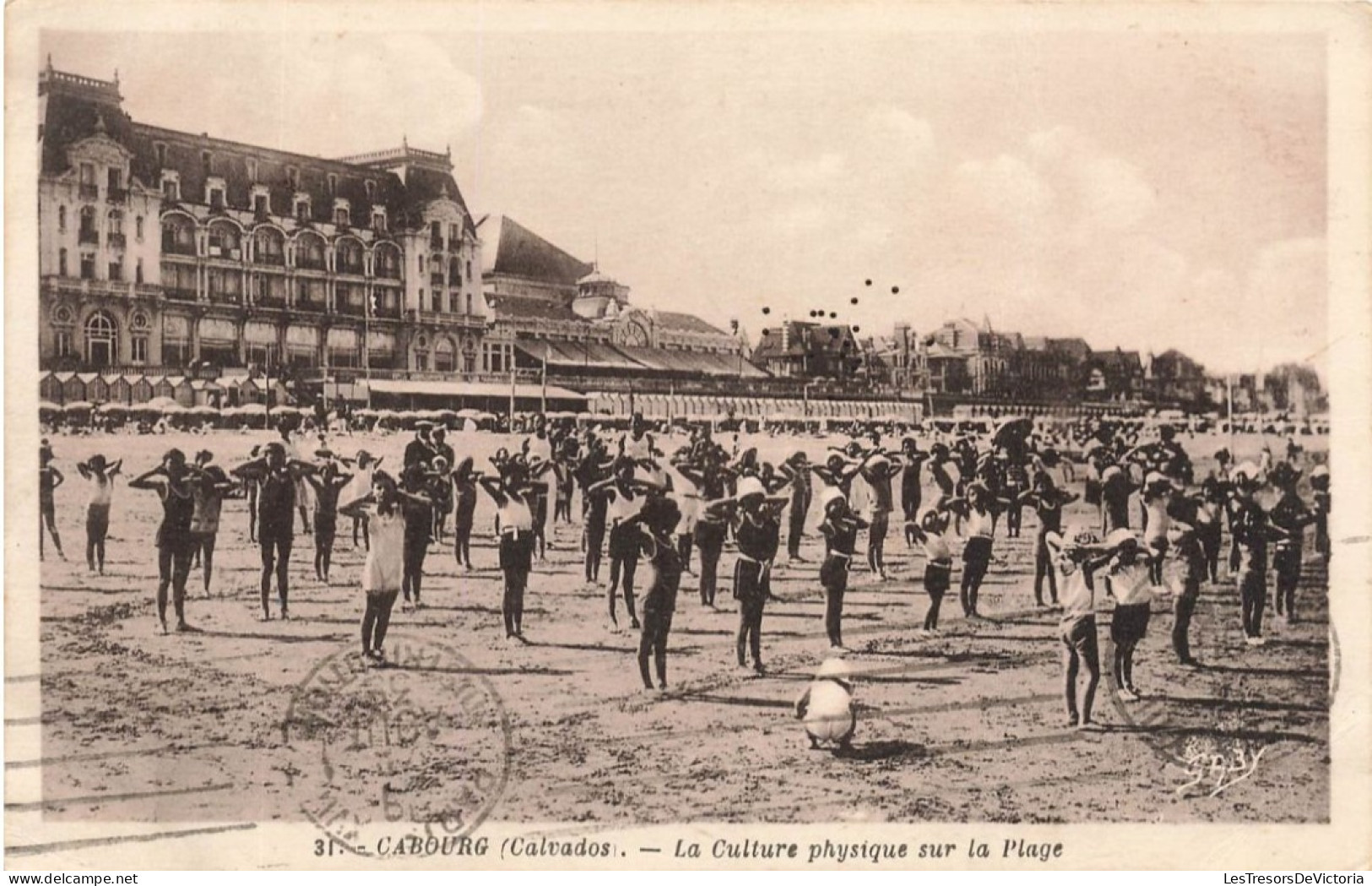 FRANCE - Cabourg - La Culture Physique Sur La Plage - Animé - Carte Postale Ancienne - Cabourg