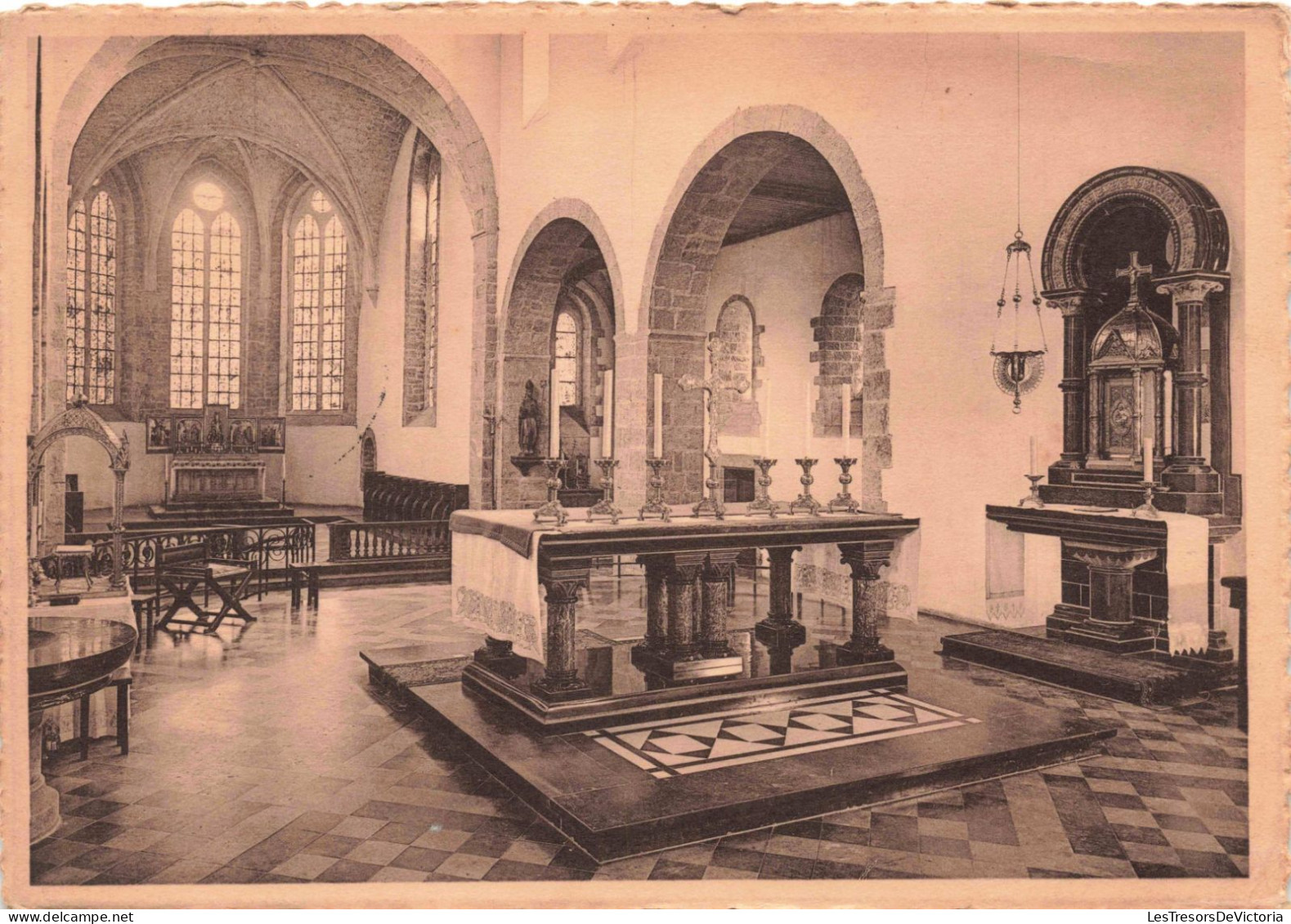 BELGIQUE - Hastière - Notre-Dame - Vu Du Maitre-Autel - Carte Postale Ancienne - Hastiere