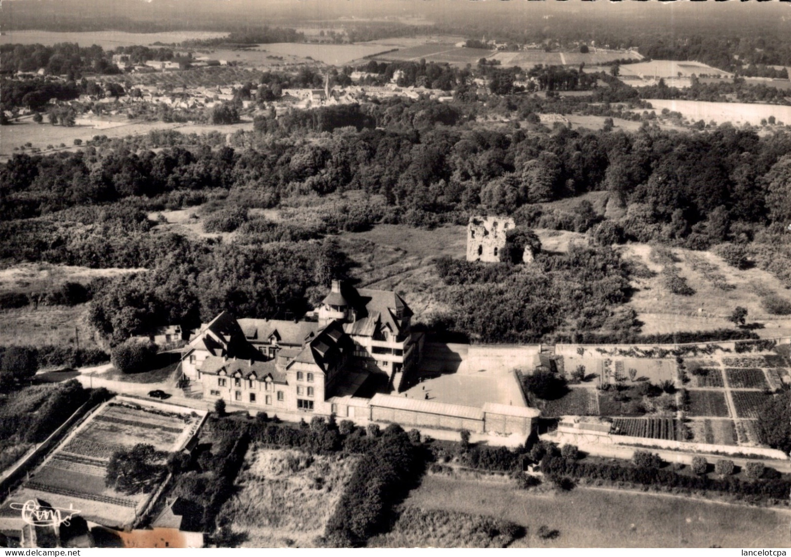 95 - SAINT WITZ / VUE AERIENNE SUR L'ECOLE NOTRE DAME DE MONTMELIAN - Saint-Witz