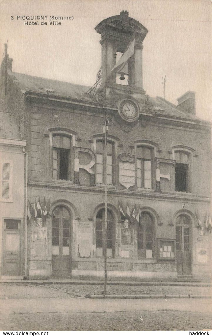 PICQUIGNY : HOTEL DE VILLE - Picquigny