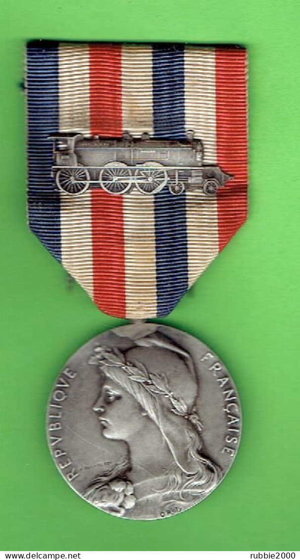 MEDAILLE D HONNEUR DES CHEMINS DE FER FRANCAIS 1920 ATTRIBUEE A LOUIS DUCASSE GRAVEUR OSCAR ROTY ARGENT - Eisenbahnverkehr