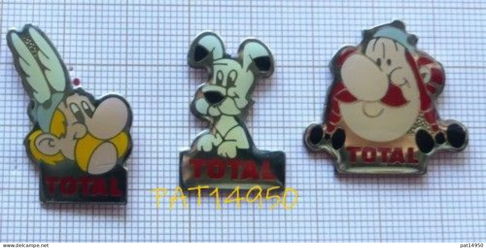 PAT14950 CARBURANT TOTAL  ASTERIX IDEFIX OBELIX  Lot De 3 Pin's GOSCINNY UDERZO - Carburants