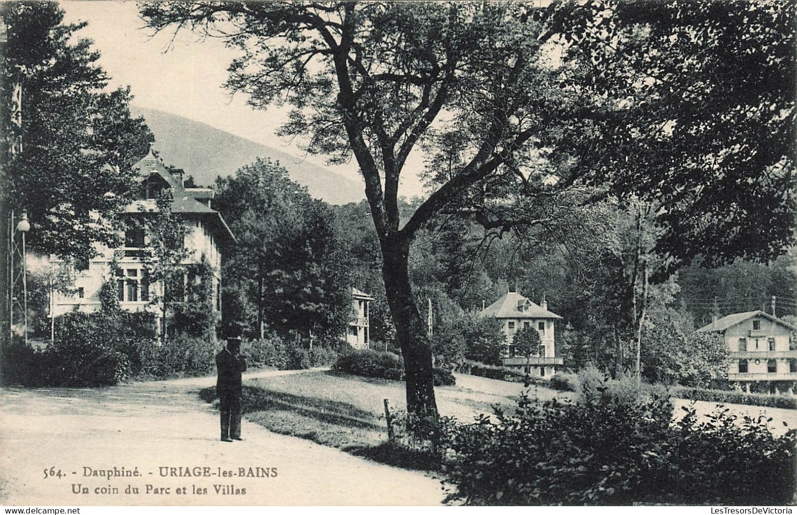 FRANCE - Dauphiné - Uriage Les Bains - Un Coin Du Parc Et Les Villas - Carte Postale Ancienne - Uriage