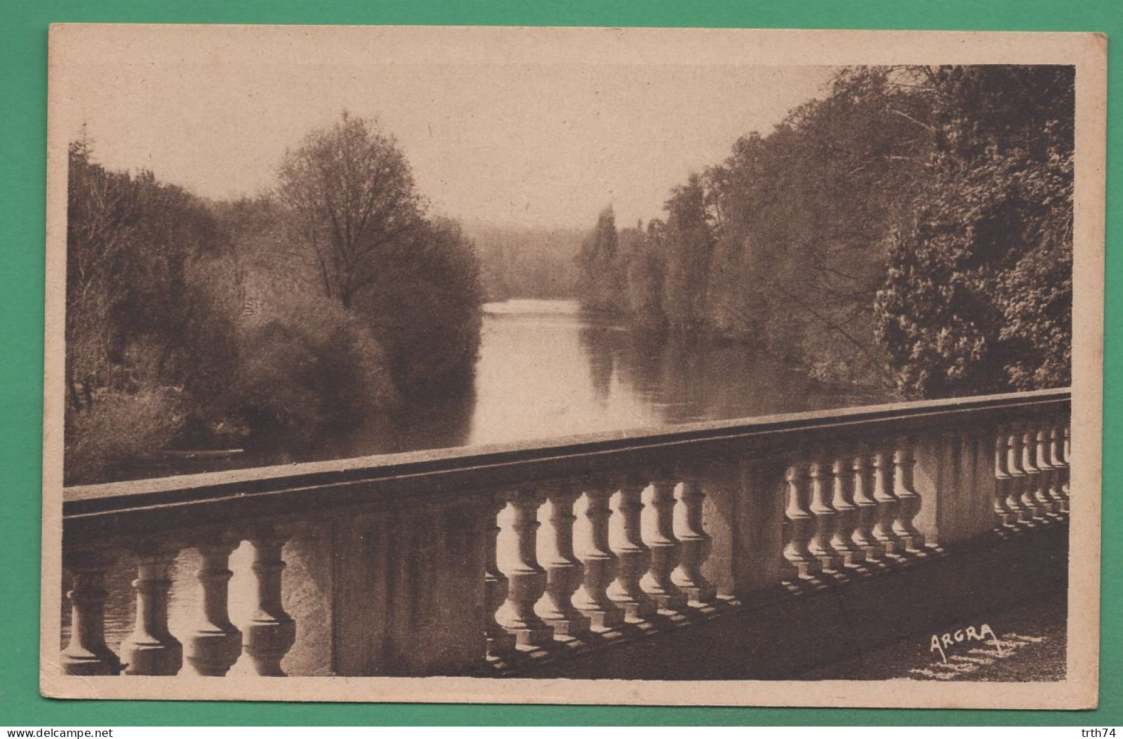 24 Montignac La Vézère Vue Du Square - Montignac-sur-Vézère