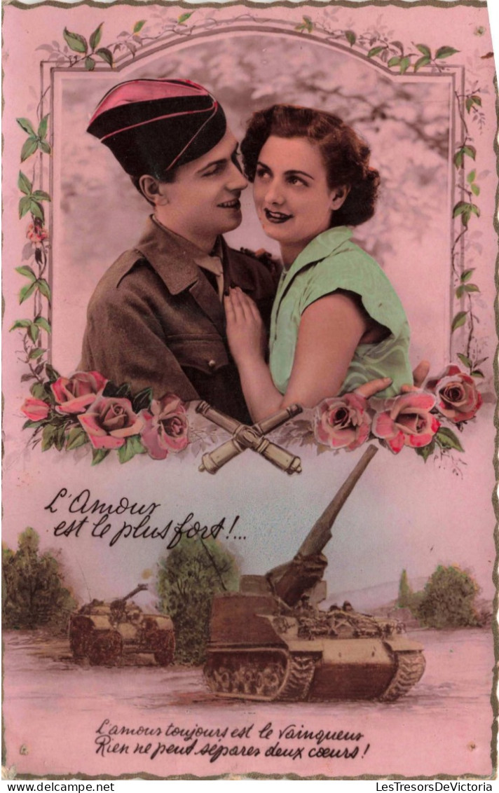 FANTAISIE - Couple - Amour - L'amour Est Le Plus Fort ! - Militaire - Chars - Carte Postale Ancienne - Autres & Non Classés