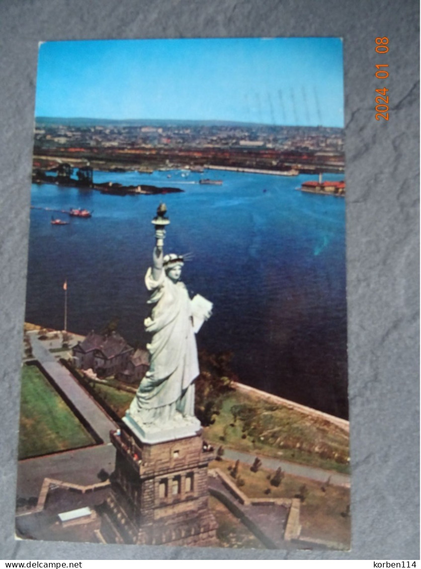 THE STATUE OF LIBERTY - Statue Of Liberty