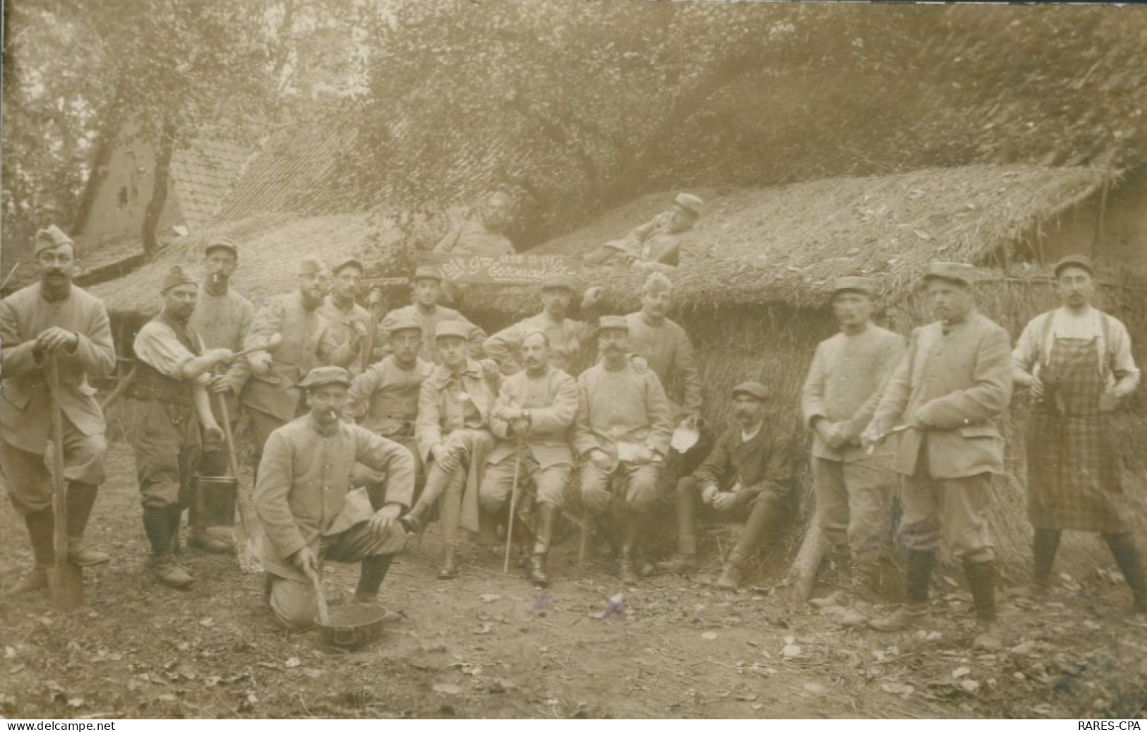 CPA PHOTO - ( Voir Régiment Sur Agrandissement )  - 2 Soldats  Identifiés : 1 Industriel Du NORD Et 1 Imprimeur à ROUEN - War 1914-18