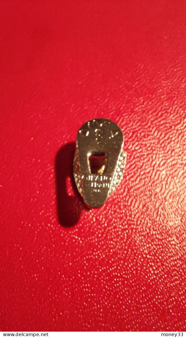 Boutonnière,badge,Lapel Pin Ferrari OMEA Milano Années 60 - Bekleidung, Souvenirs Und Sonstige