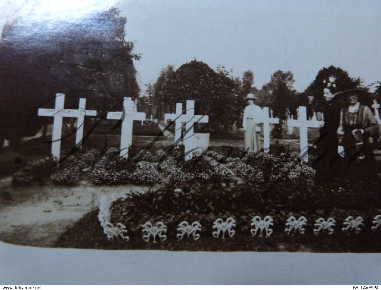 Cimetiere Begraafplaats LIEVAT Jean France-D'HONDT  Marcel Be-BAERENS François Be ..(1914-1918? ) - Soldatenfriedhöfen